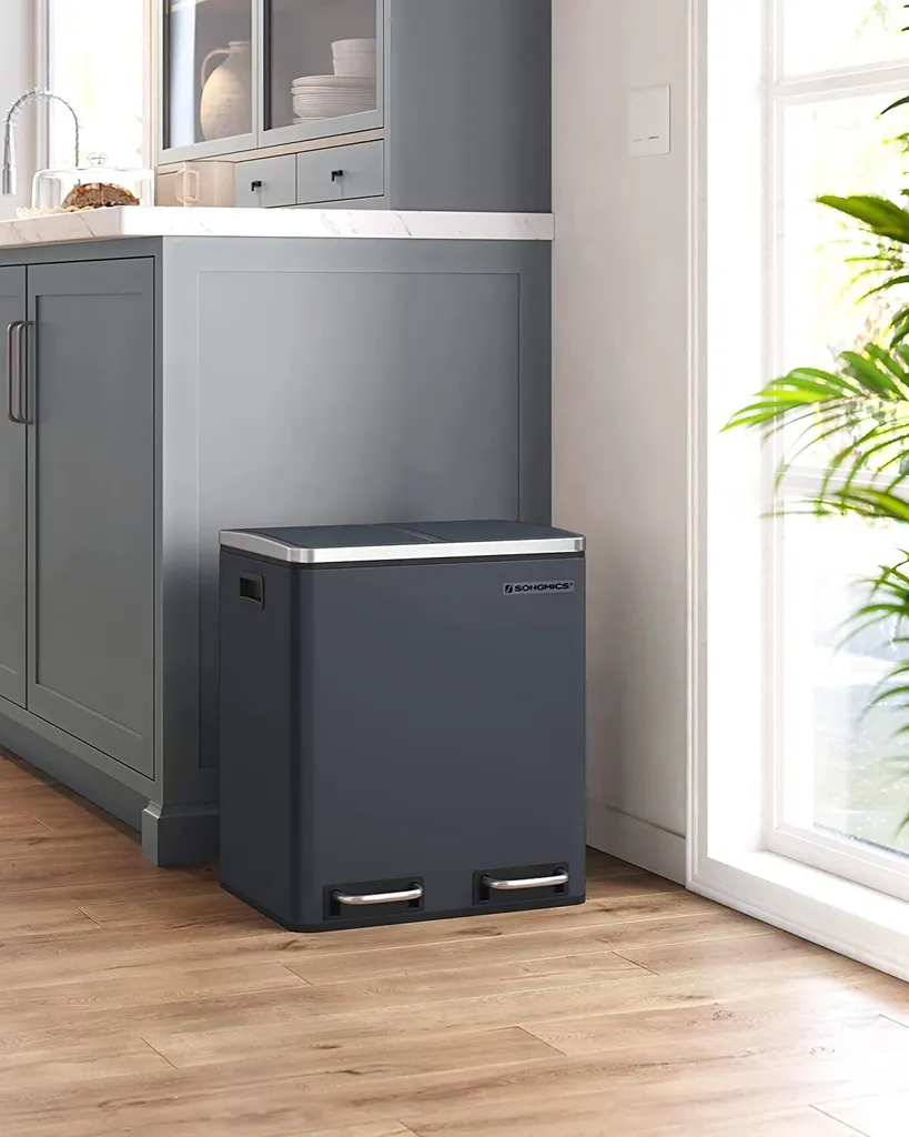 SONGMICS Mülleimer Treteimer Mit 2 Fächern 30 L Aus Metall 2 X 15 Liter Abfalleimer Mit Softclose Inneneimern Und Griffen Luftdicht Rauchgrau LTB30GS 3 SONGMICS Mülleimer Treteimer Mit 2 Fächern 30 L Aus Metall 2 X 15 Liter Abfalleimer Mit Softclose Inneneimern Und Griffen Luftdicht Rauchgrau LTB30GS - Image 3