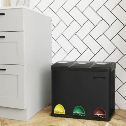 SONGMICS Mülleimer Für Die Küche, 3 X 8 Liter, Abfalleimer Aus Metall, 3-in-1 Treteimer, Mülltrennung, Mülltrennsystem, 15 Müllbeutel, Einfach Zu Reinigen, Stahl, Schwarz LTB24BK -Songmics Verkaufsgeschäft 18db8e94f98a268b640fb489b5268284