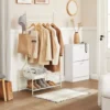 SONGMICS Kleiderständer Im Vintage-Stil Garderobenständer Mit Kleiderstange Und 2 Ablagen Aus Metall 92 X 173 X 41cm Beige HSR07W