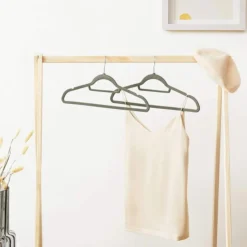 Songmics Kleiderbügel CRF20V, Mit Samt, Aus Kunststoff, Grau, 20 Stück -Songmics Verkaufsgeschäft d460cb8d477ee6dcebd79ba87e8df3148a6bff94 kleiderbuegel songmics crf20v mit samt