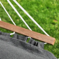 SONGMICS Hängematte, 210 X 150 Cm, Mit 2 Kissen, Bis Zu 300 Kg Belastbar, Mit 2 Holzstangen, Outdoor, Grau GDC022G01 -Songmics Verkaufsgeschäft d98398a0e59ae88dd06023eaea631c73