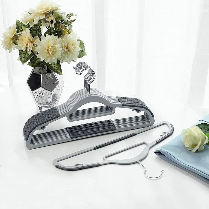 Songmics Kleiderbügel CRP20G30, Aus Kunststoff, Mit Anti-Rutsch-Riffelung, Grau, 30 Stück 3 Songmics Kleiderbügel CRP20G30, Aus Kunststoff, Mit Anti-Rutsch-Riffelung, Grau, 30 Stück - Image 3